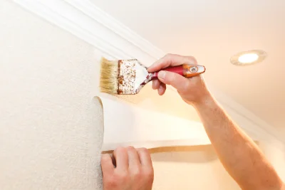 Pose de papier peint à Houssen — revêtements muraux et toiles de verre